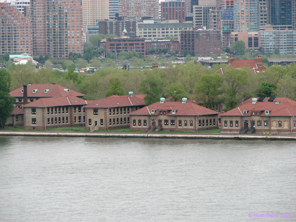 NYC-TheStatueOfLiberty075