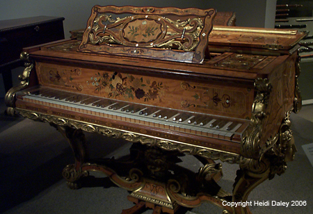 GrandPiano1